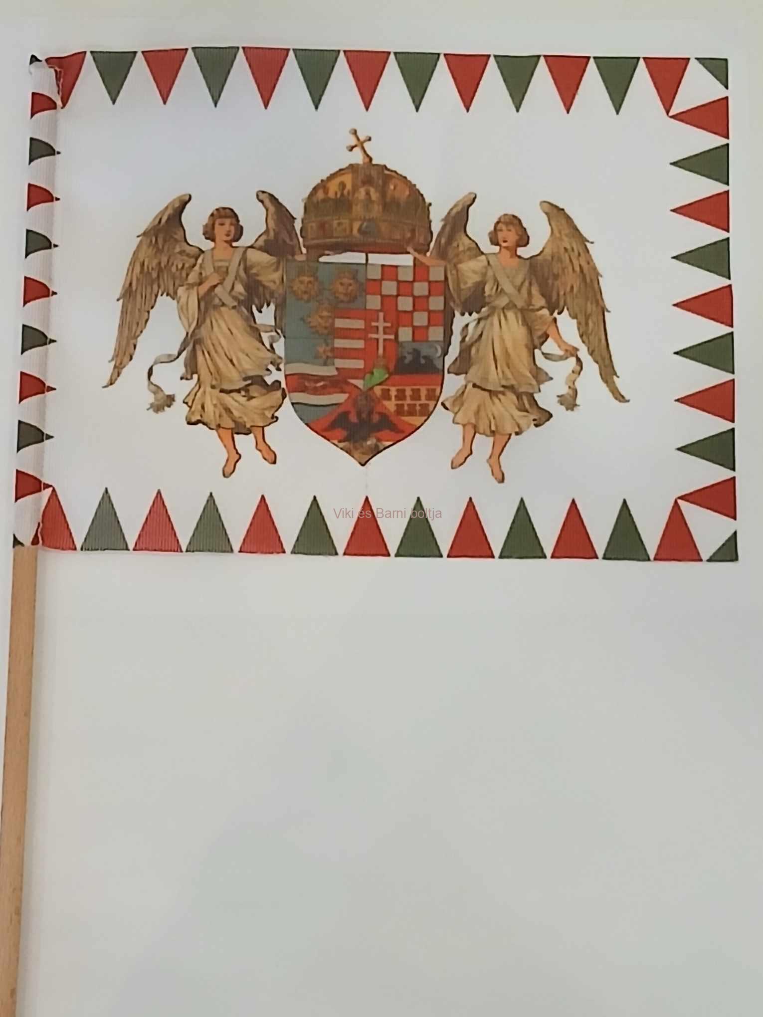 Farkasfogas zászló angyalos címerrel