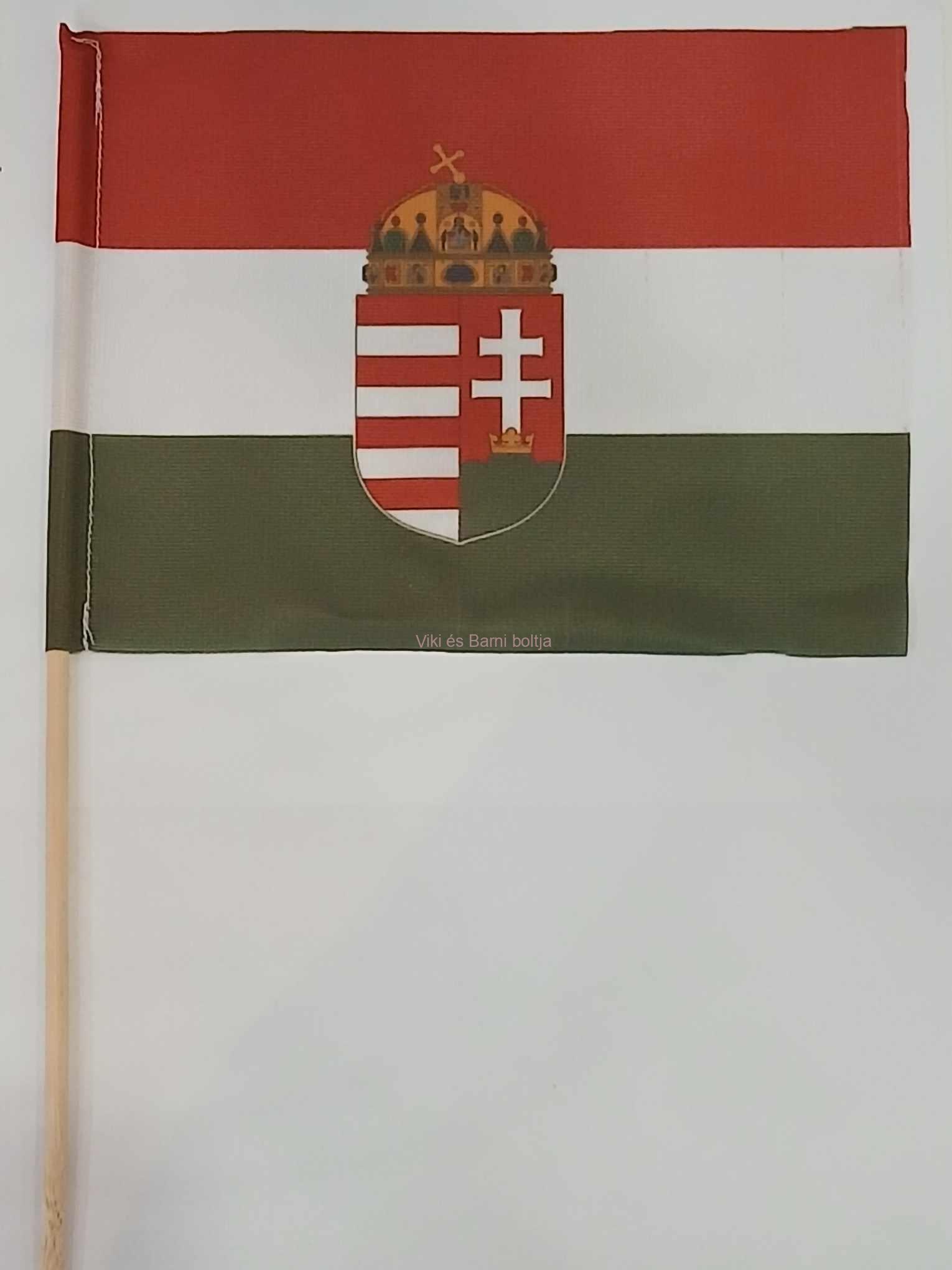 Címeres magyar zászló