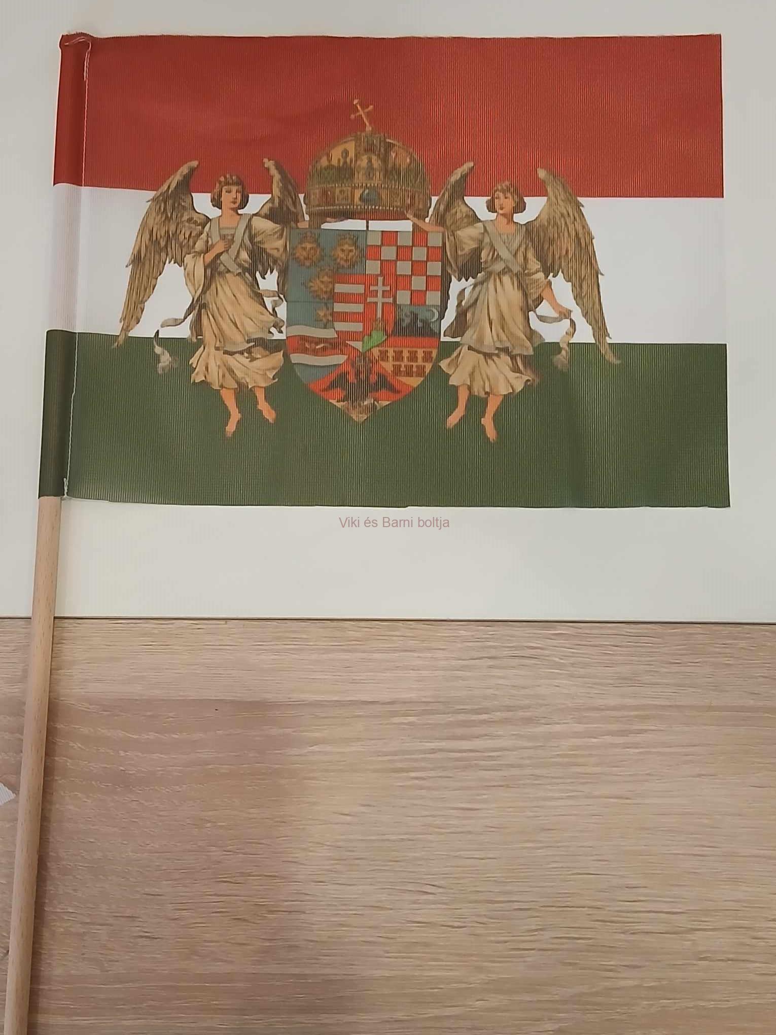 Angyalos címeres magyar zászló