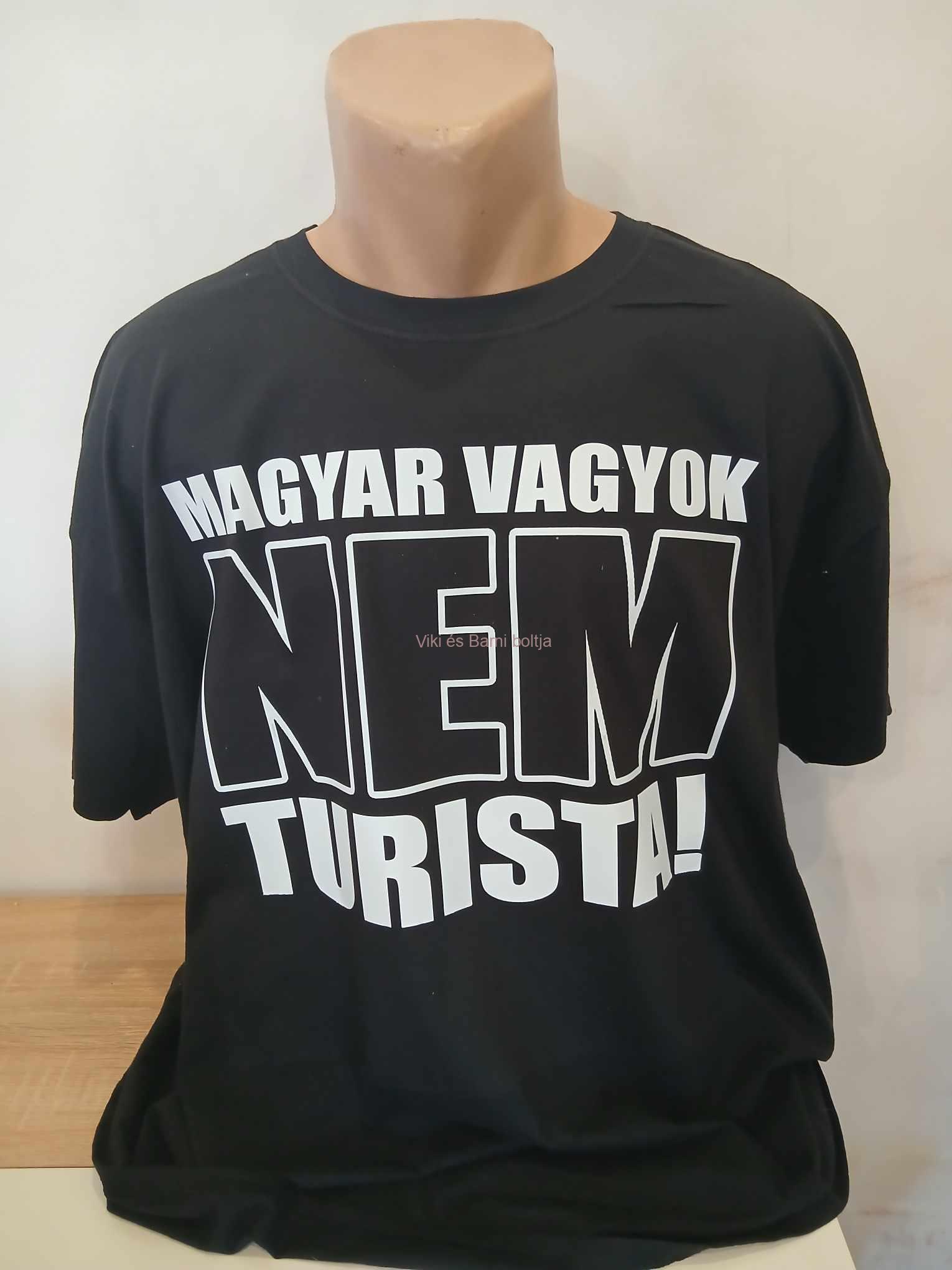 "Magyar vagyok nem turista" póló